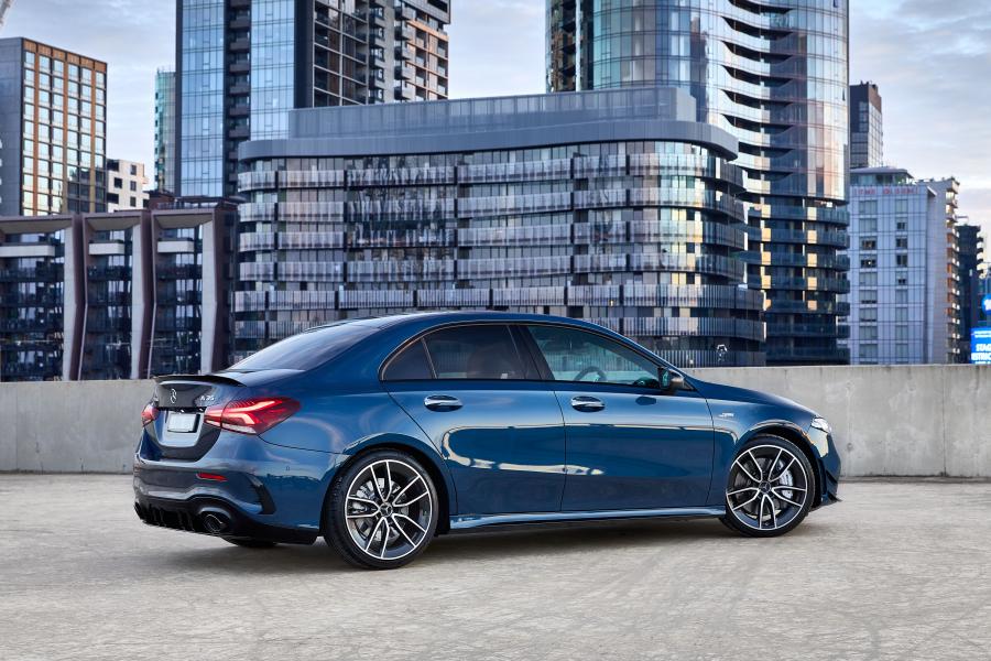  Mercedes-AMG A35 4Matic Sedan (V177) 2020 года  (AU) (фото 23 из 41)